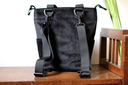 Mini czarny ciemny torbo plecak