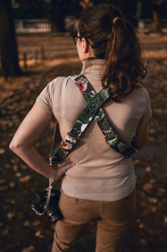 szelki fotograficzne na 2 aparaty w kwiaty