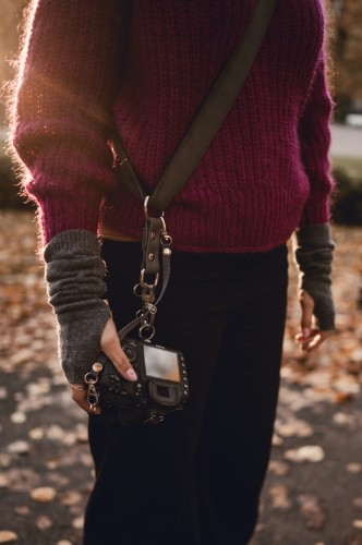 Szelka fotograficzna do body aparatu szary welur, pasek do lustrzanki szare welurowe
