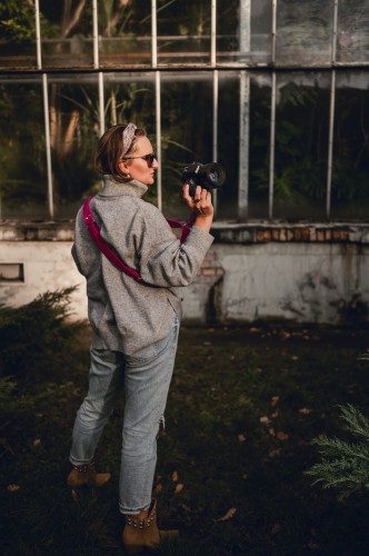 Szelka reporterska do aparatu fuksja welur, pasek do lustrzanki welurowy