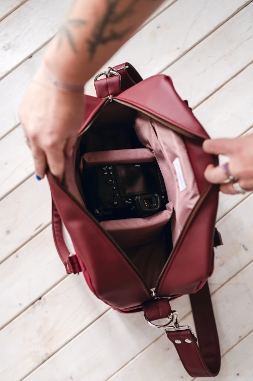 Torba fotograficzna kobieca BURGUND Torba dla fotografki welur burgund wodoodporna