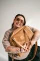 Torba fotograficzna TOFFEE welur  i ekoskóra Premium wodoodporna profesjonalna torba na sprzęt dla fotografki welurowa ciepły beż